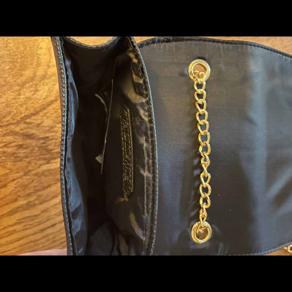 Crossbody! - Picture 3 of 3
